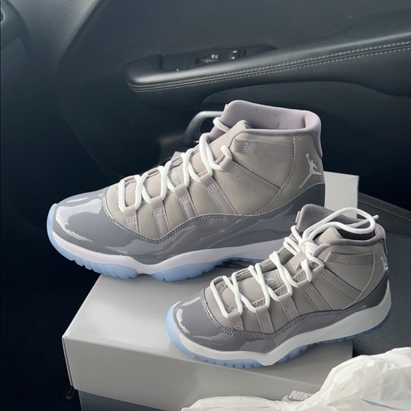Cool grey 11\'s size 10 never worn 450